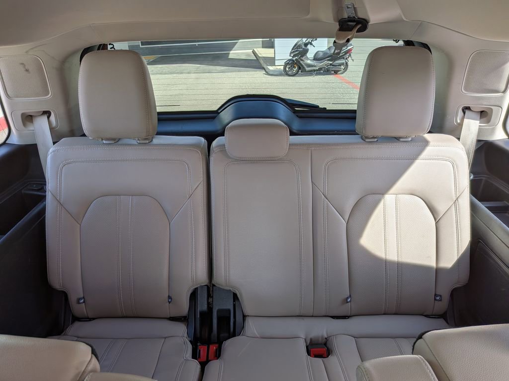 Used 2023 Ford Expedition Limited image 12