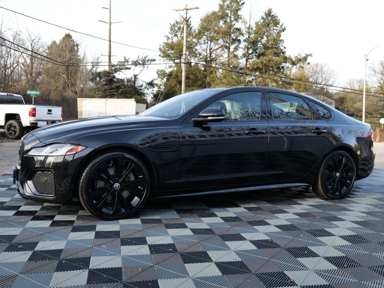 Used 2024 Jaguar XF R-Dynamic SE AWD/4WD image 74