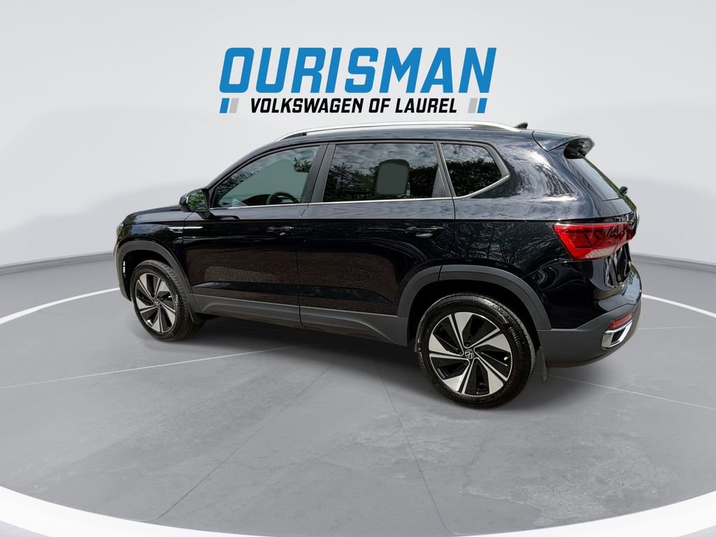 Used 2024 Volkswagen Taos SE AWD/4WD image 6