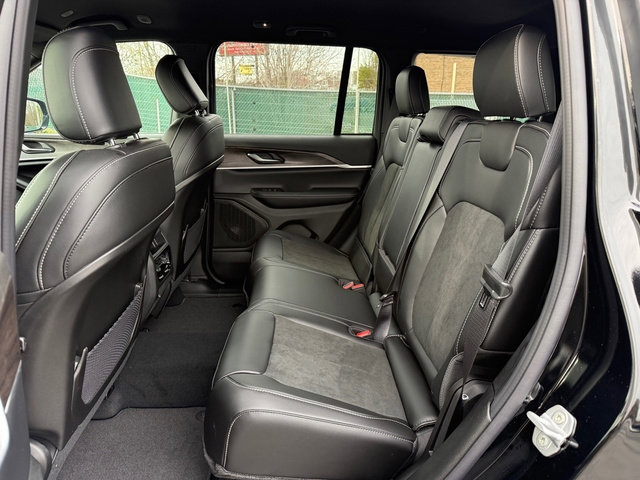 New 2026 Jeep Grand Cherokee Altitude AWD/4WD image 15