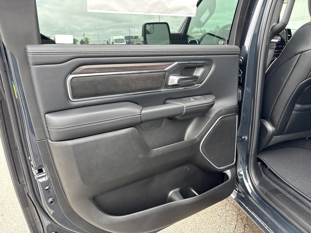 New 2027 RAM 1500 Laramie w/ Night Edition AWD/4WD image 17