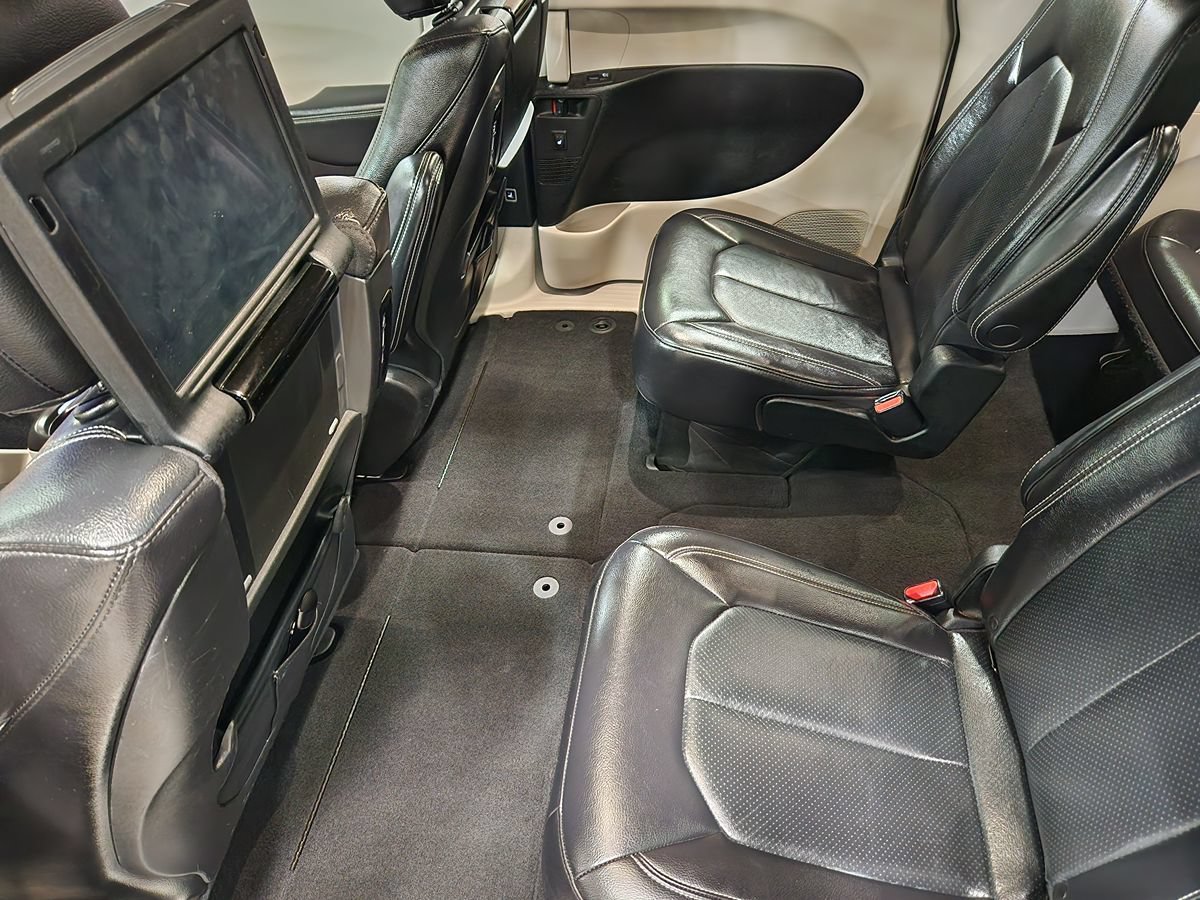Used 2022 Chrysler Pacifica Touring-L w/ Uconnect Theater Family Group AWD/4WD image 52