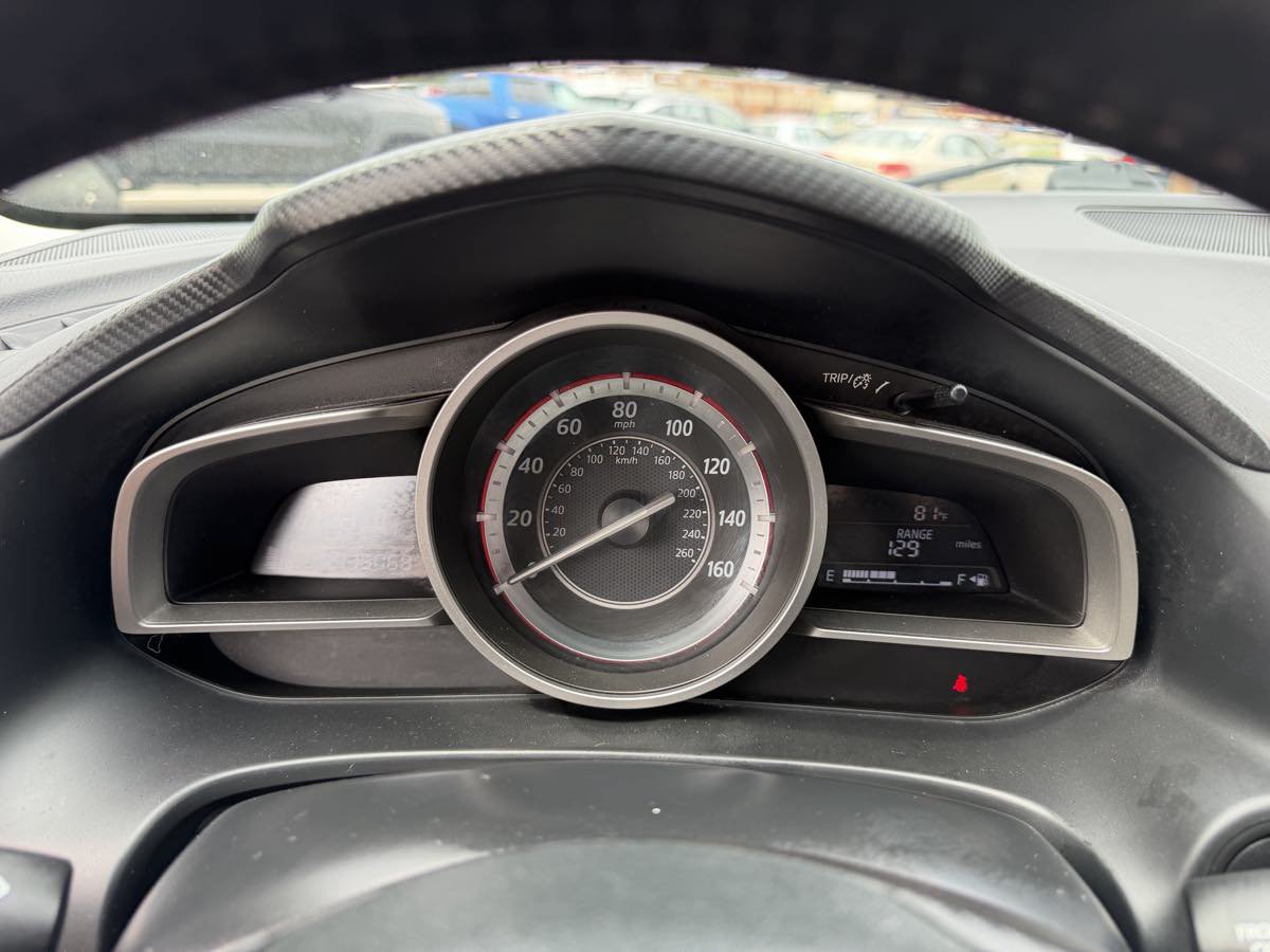 Used 2015 MAZDA MAZDA3 i Touring FWD image 24