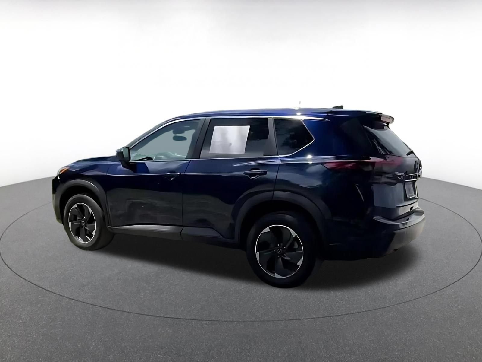 Used 2025 Nissan Rogue SV FWD image 9
