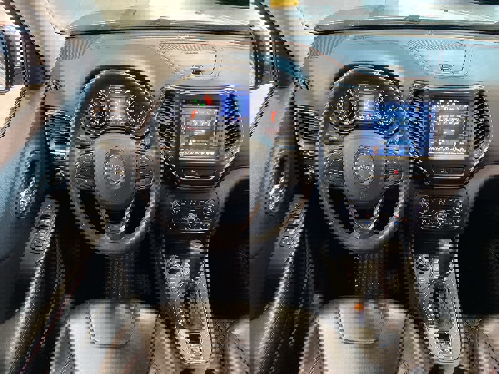 Used 2020 Jeep Cherokee Trailhawk w/ Cold Weather Group image 15