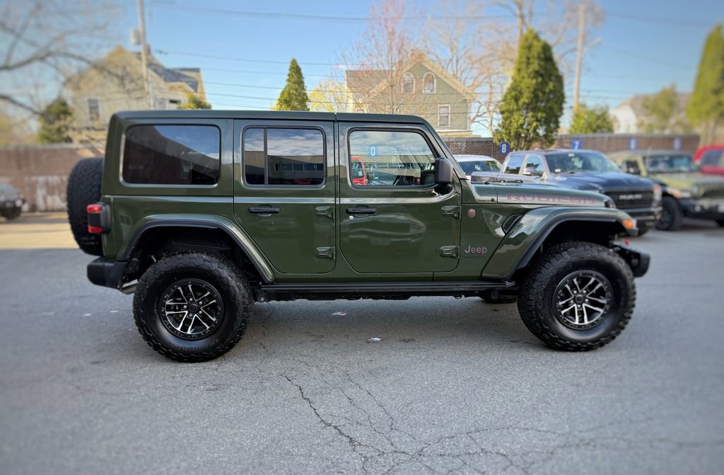 Used 2024 Jeep Wrangler Unlimited Rubicon AWD/4WD image 4