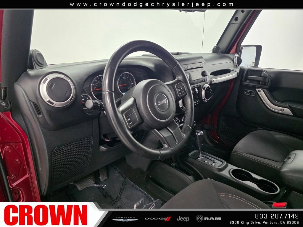 Used 2013 Jeep Wrangler Unlimited Sahara image 22