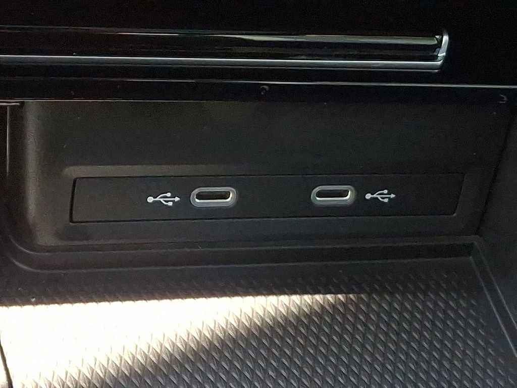 Certified 2025 Volkswagen Atlas Cross Sport SEL Premium R-Line AWD/4WD image 27