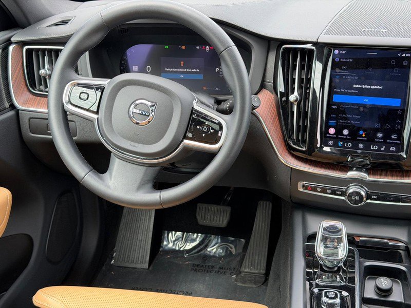 Certified 2023 Volvo XC60 B6 Ultimate w/ Climate Package AWD/4WD image 13