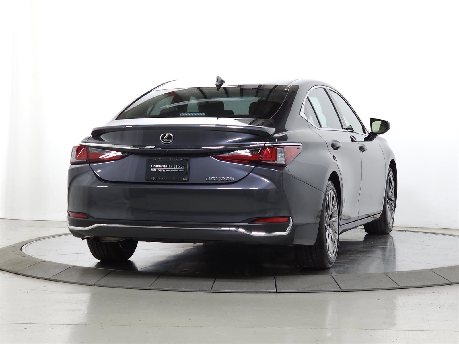 Used 2025 Lexus ES 300h Ultra Luxury image 10