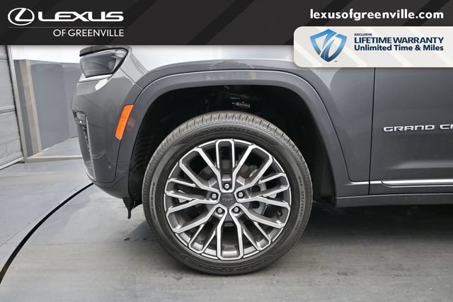 Used 2026 Jeep Grand Cherokee Summit AWD/4WD image 9