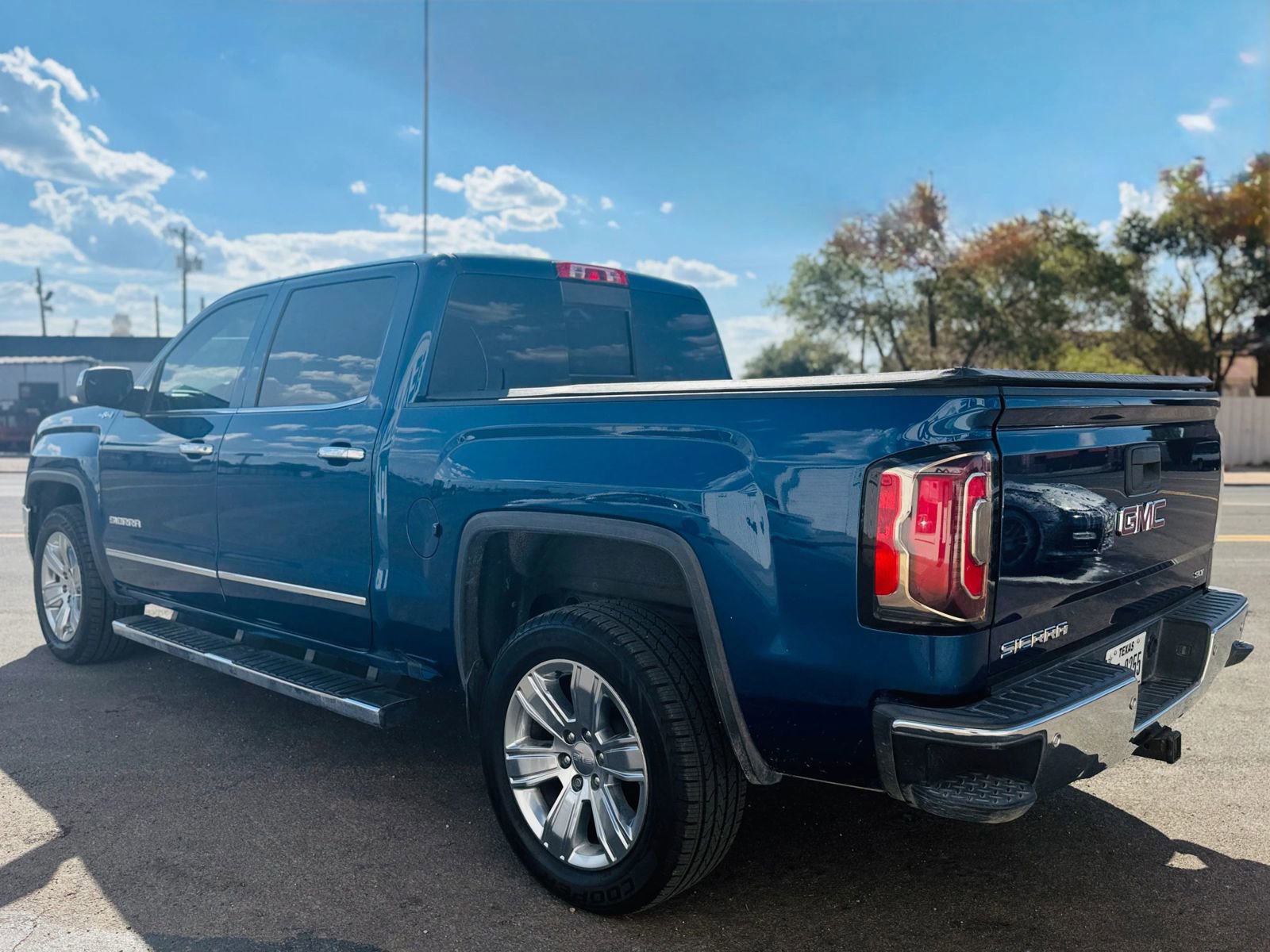 Used 2017 GMC Sierra 1500 SLT image 4