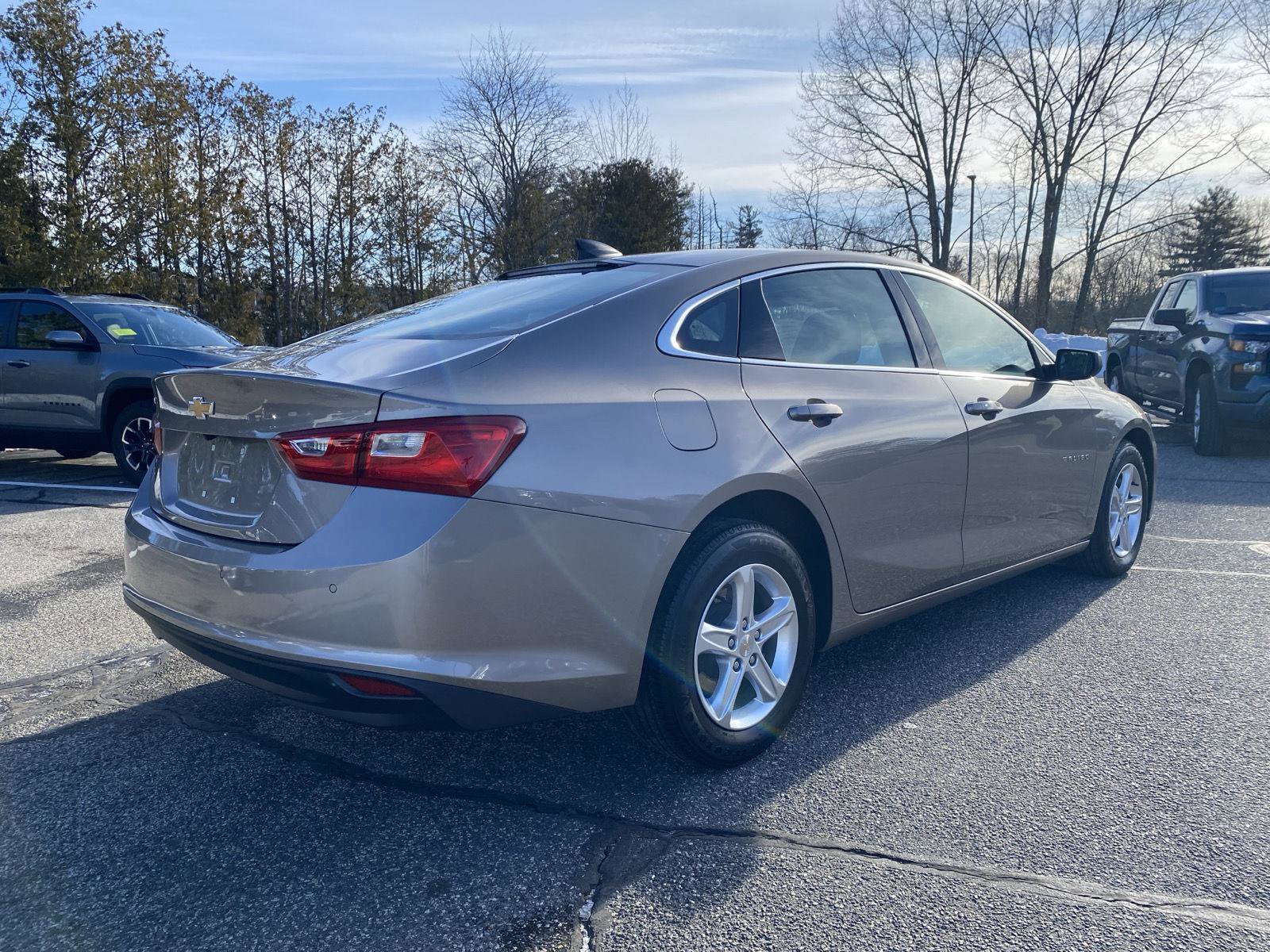 Used 2022 Chevrolet Malibu LS image 5