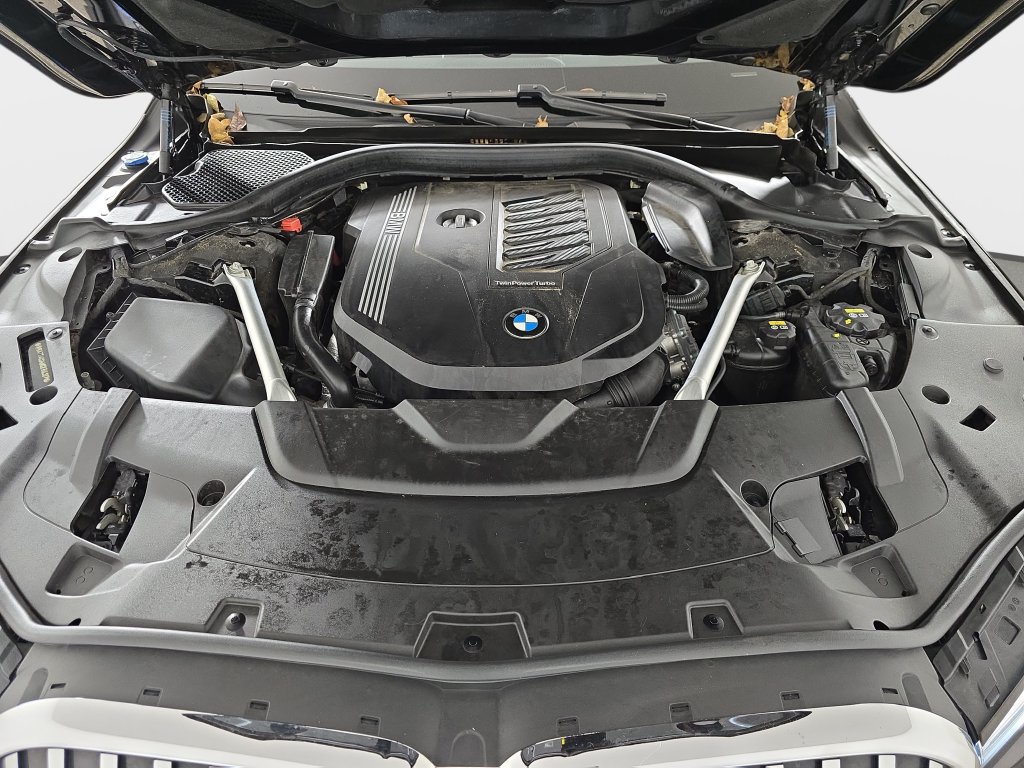 Used 2021 BMW 740i xDrive AWD/4WD image 35