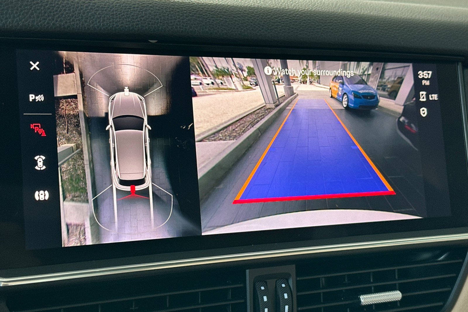 Used 2023 Porsche Cayenne Platinum Edition image 20