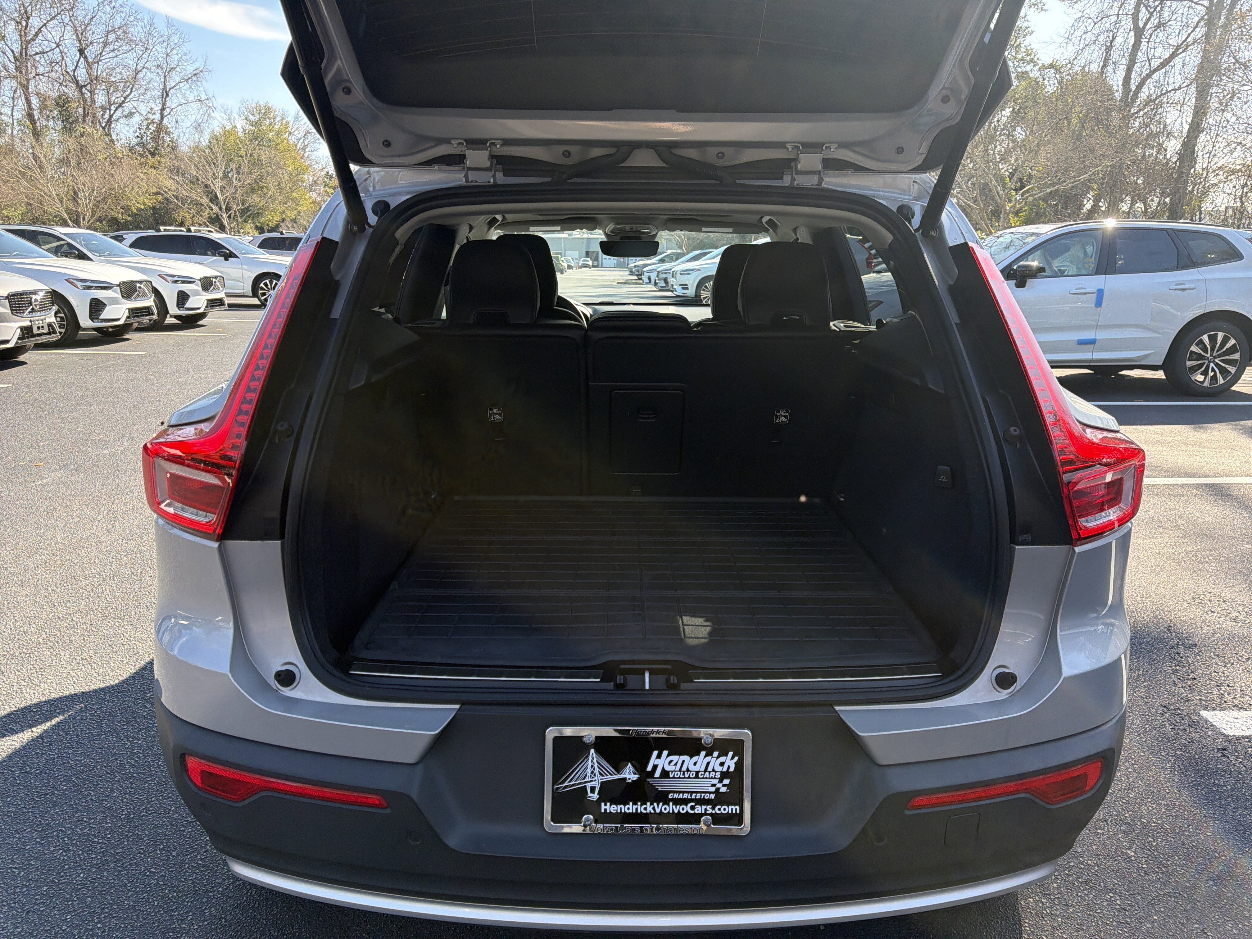 Certified 2023 Volvo XC40 B4 Plus w/ Driver Assist Package image 34