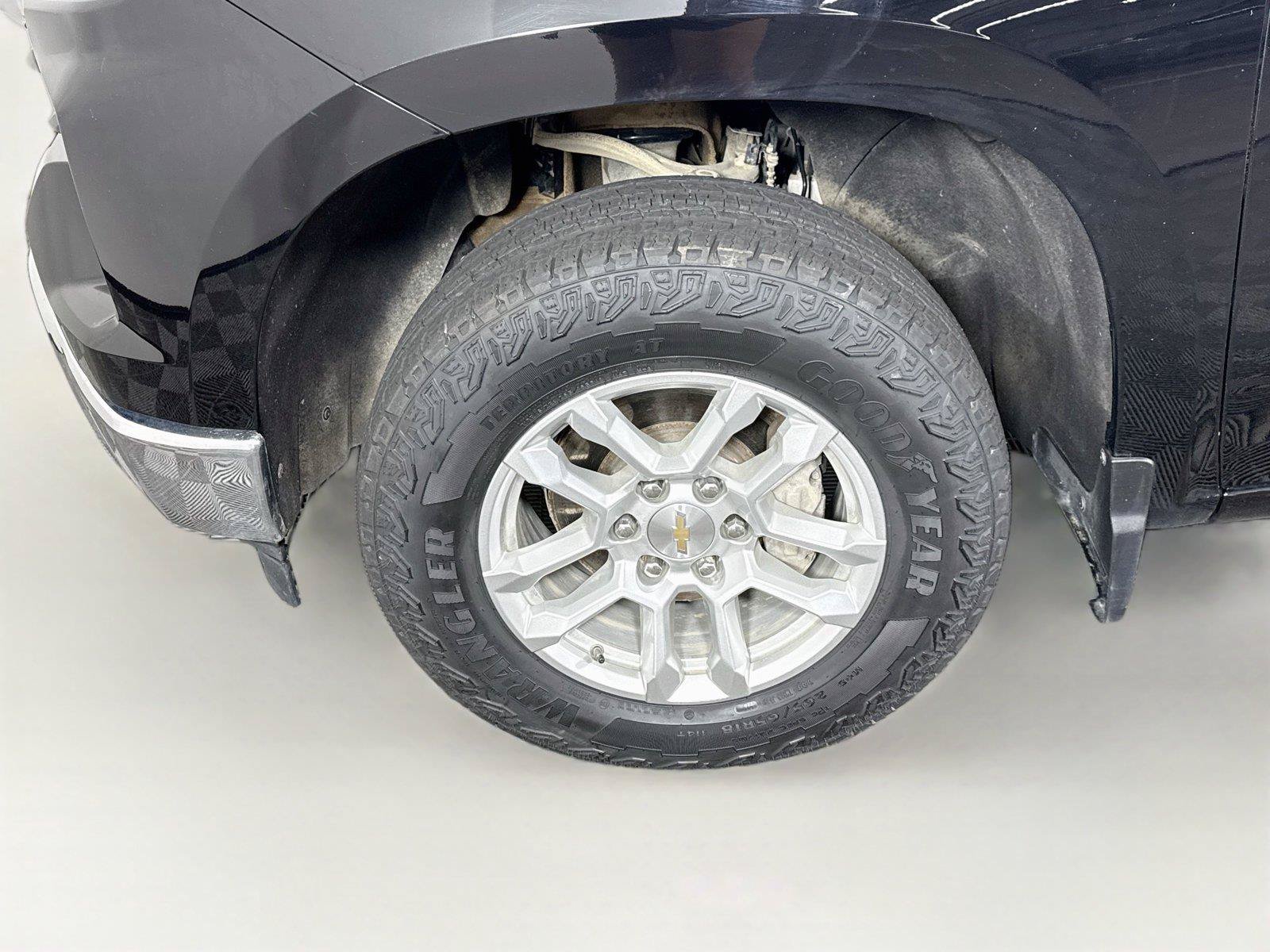 Used 2024 Chevrolet Silverado 1500 LT AWD/4WD image 22