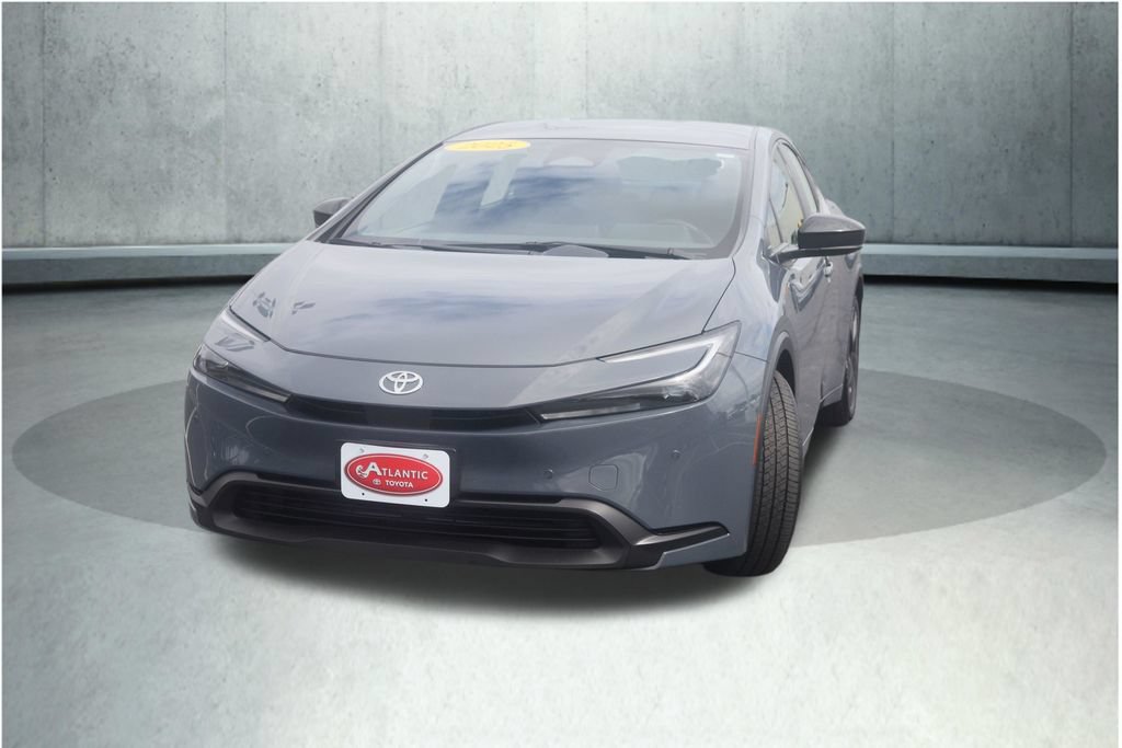 Used 2025 Toyota Prius LE FWD image 32