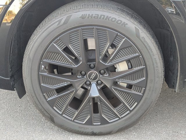 Certified 2024 Audi Q8 e-tron Prestige w/ Prestige Package AWD/4WD image 10