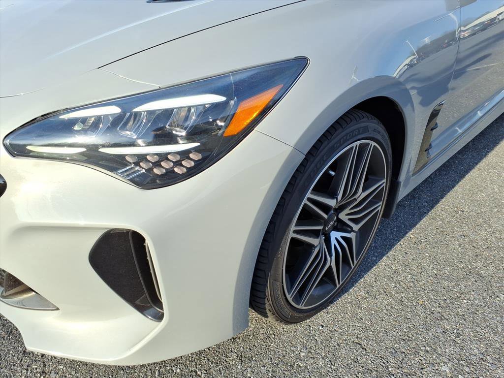 Used 2022 Kia Stinger GT1 image 8