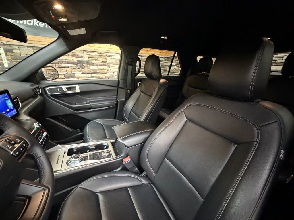 Used 2020 Ford Explorer XLT w/ Equipment Group 202A image 12