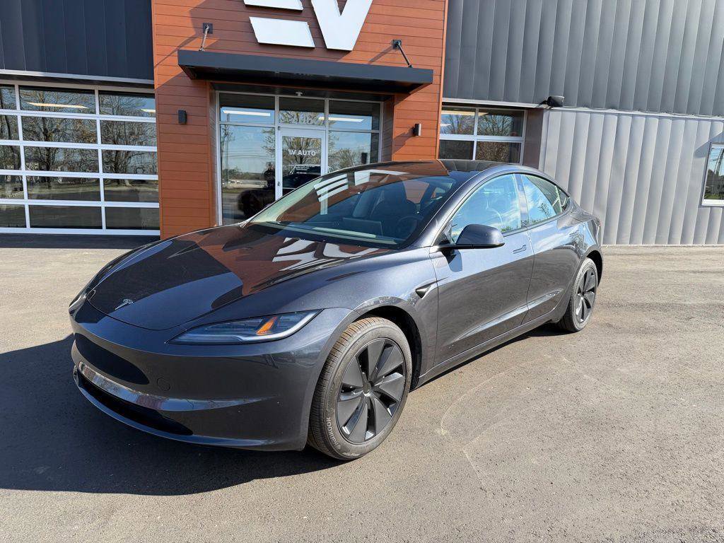Used 2025 Tesla Model 3 Long Range image 9
