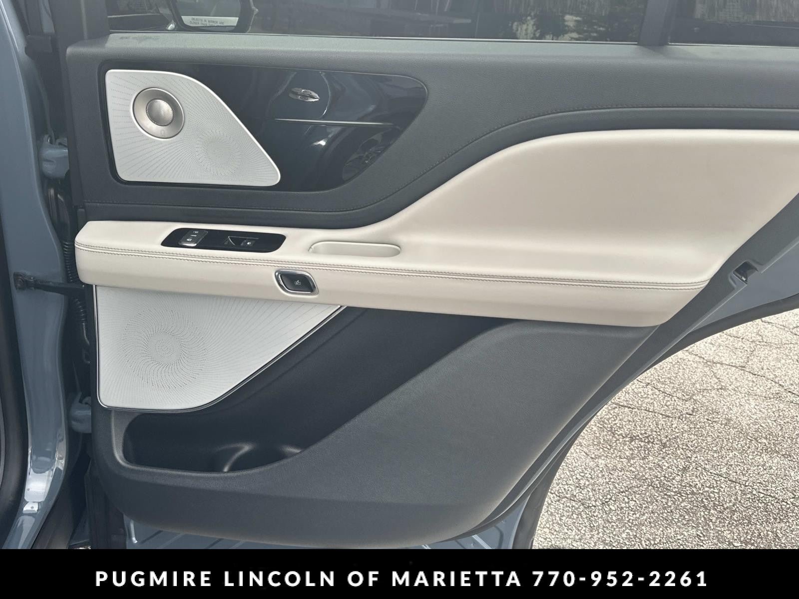 New 2026 Lincoln Aviator Reserve w/ Luxury Package RWD image 16