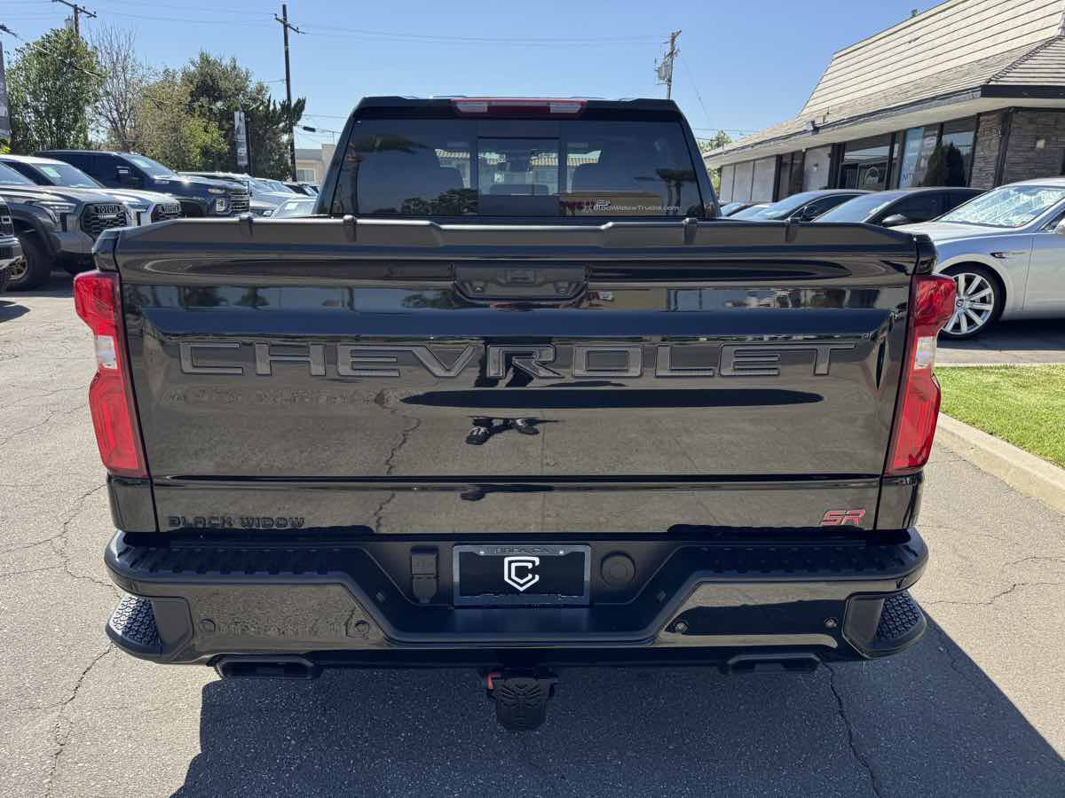 Used 2025 Chevrolet Silverado 1500 RST w/ Redline Edition AWD/4WD image 6