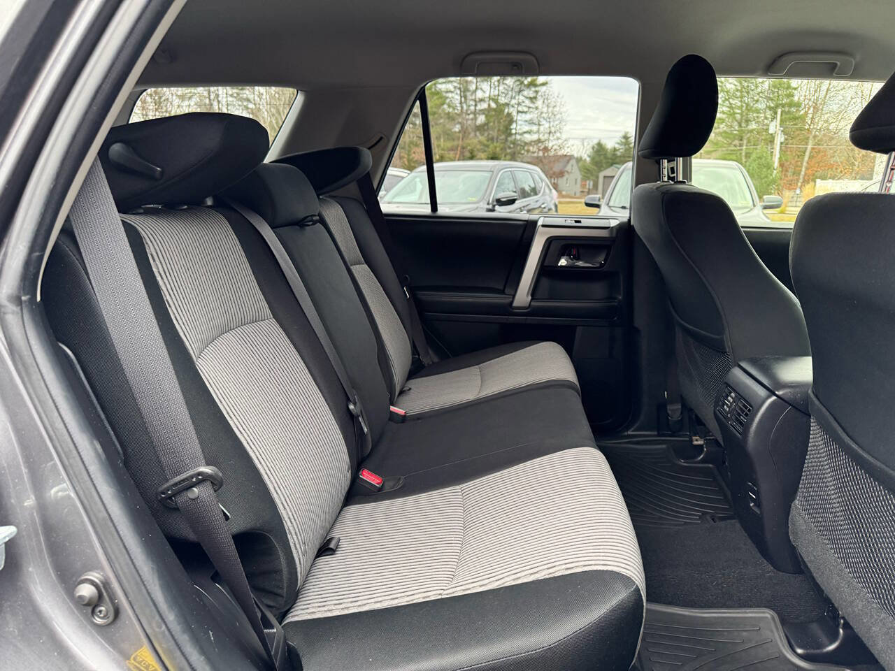 Used 2015 Toyota 4Runner SR5 image 22