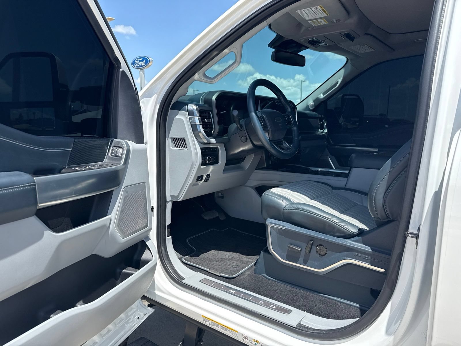 Used 2024 Ford F450 Limited w/ FX4 Off-Road Package AWD/4WD image 6