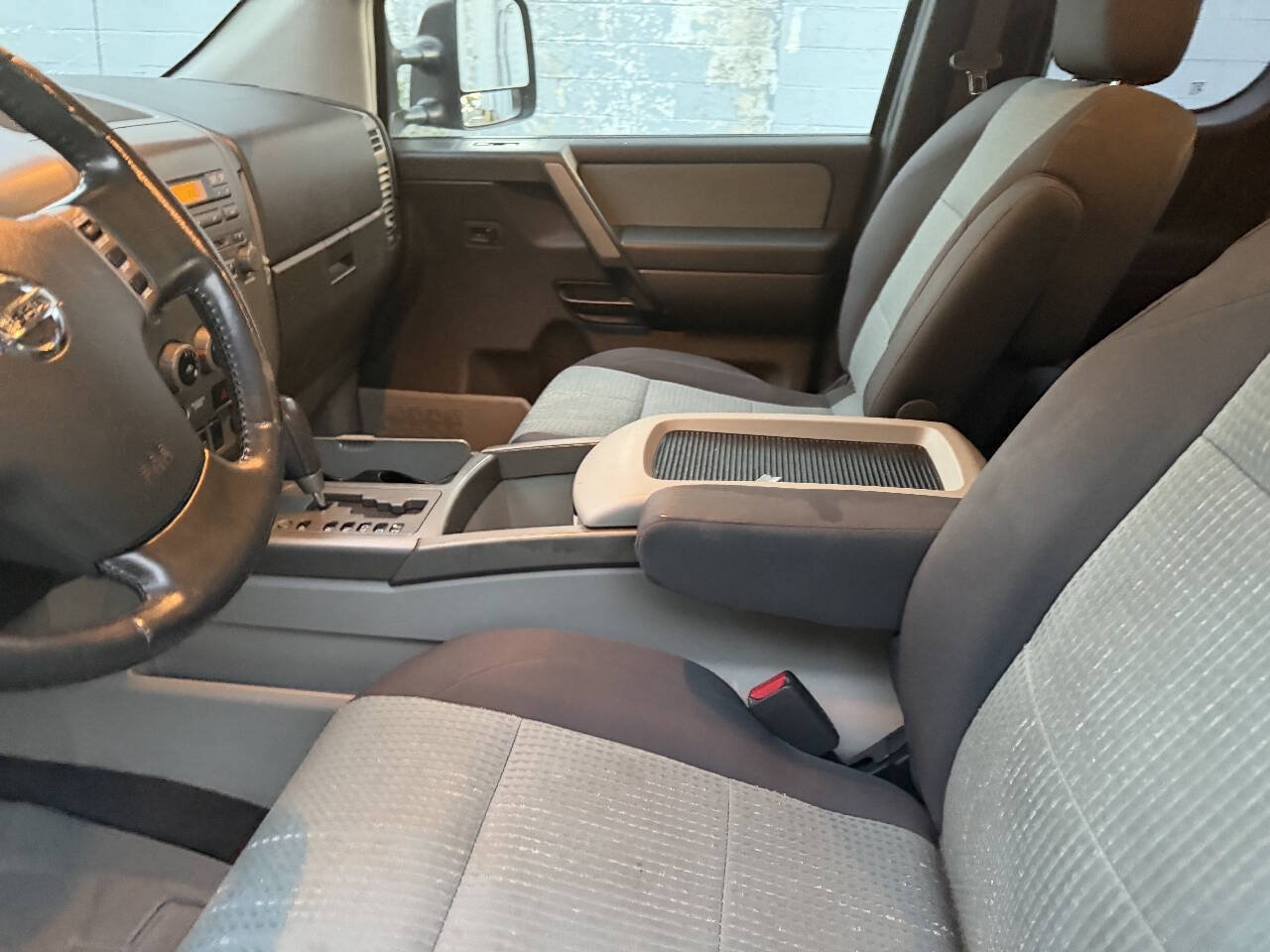 Used 2004 Nissan Titan SE AWD/4WD image 10