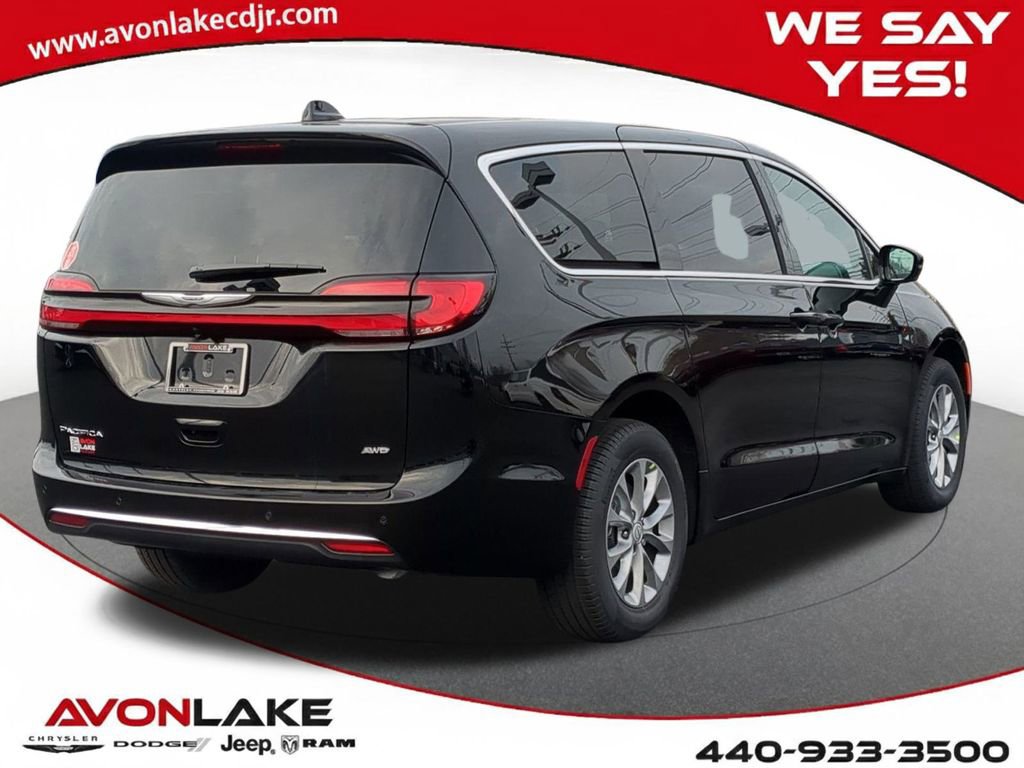 New 2026 Chrysler Pacifica Select image 6