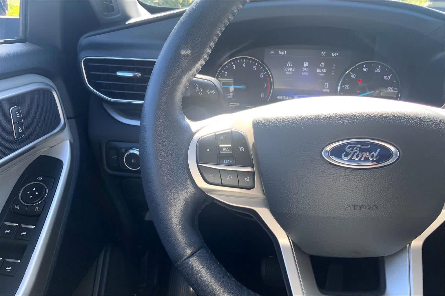 Used 2022 Ford Explorer XLT w/ Equipment Group 202A AWD/4WD image 23