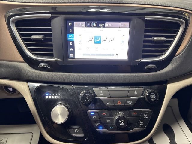 Used 2024 Chrysler Voyager LX image 9