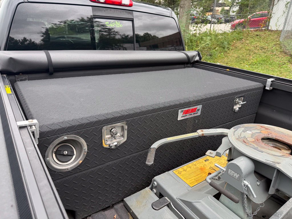 Used 2013 GMC Sierra 3500 SLT AWD/4WD image 9