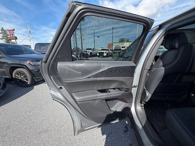 Used 2024 Cadillac Lyriq Luxury w/ LPO, Floor Liner Package AWD/4WD image 11