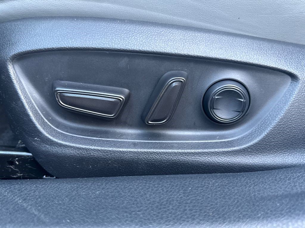 Used 2020 Toyota Avalon XLE image 22