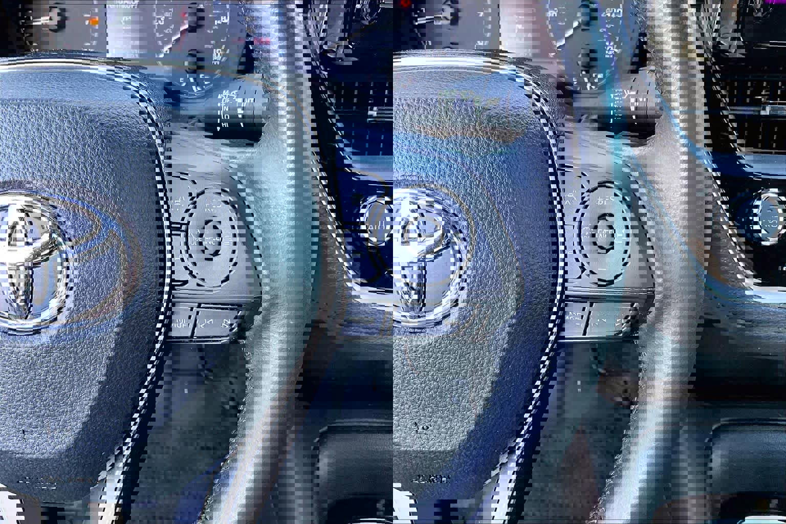 Certified 2023 Toyota Corolla SE image 22