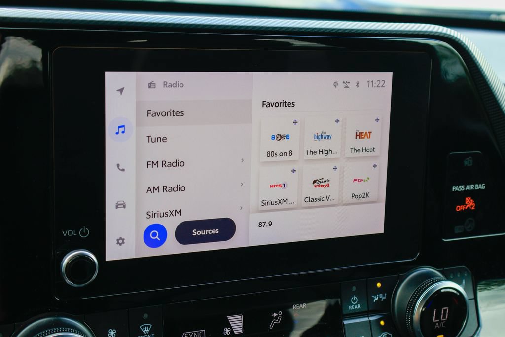 Used 2023 Toyota Highlander XSE FWD image 6