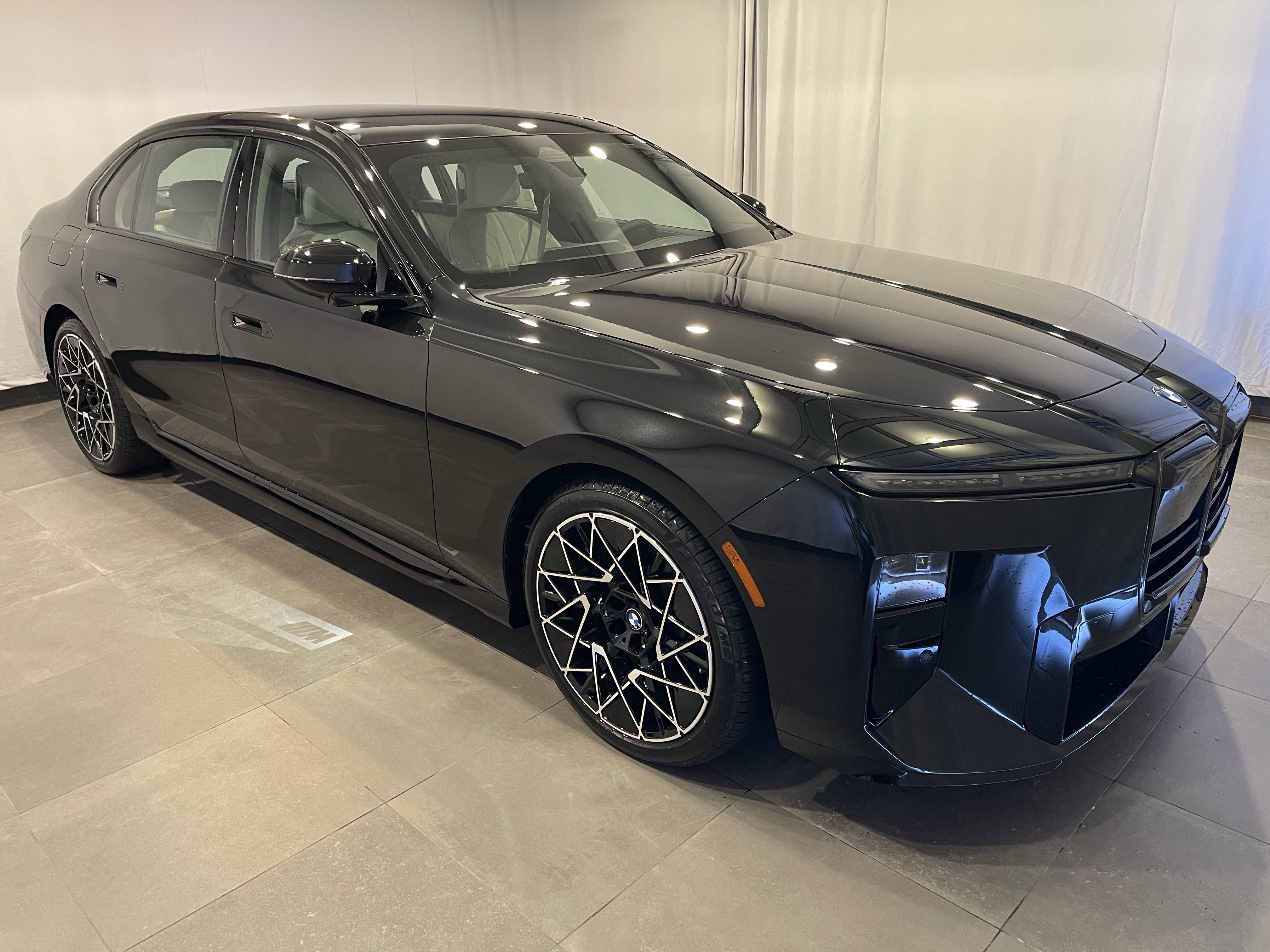 New 2027 BMW 740i xDrive w/ Executive Package AWD/4WD image 3