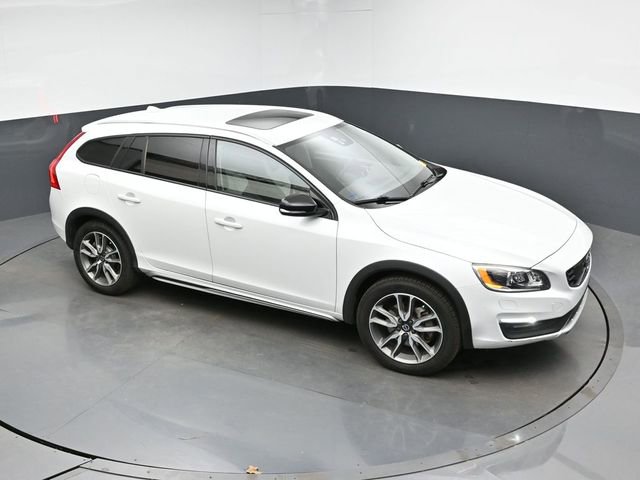 Used 2017 Volvo V60 T5 Cross Country Platinum AWD/4WD image 18