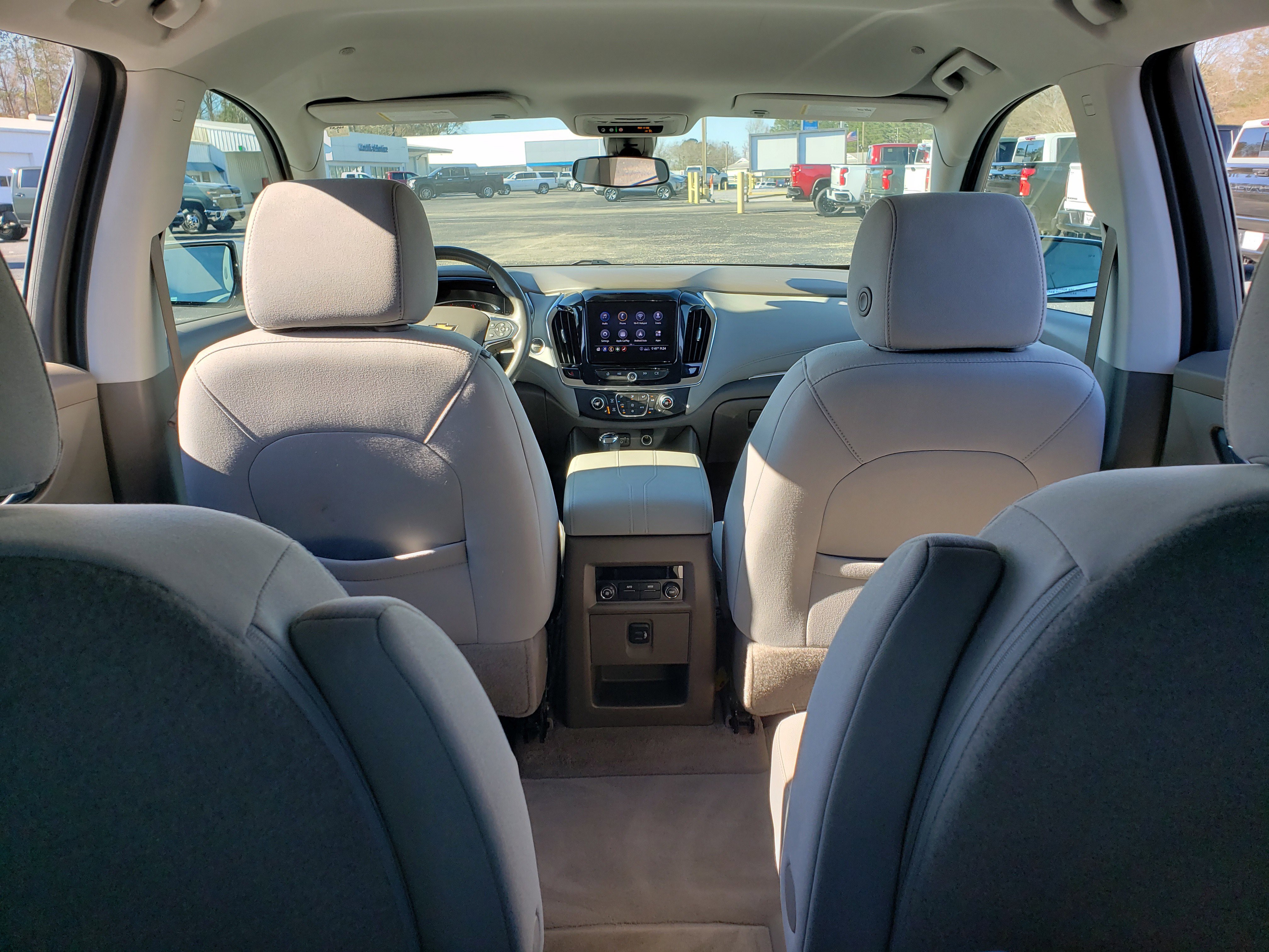 Used 2020 Chevrolet Traverse LT image 35