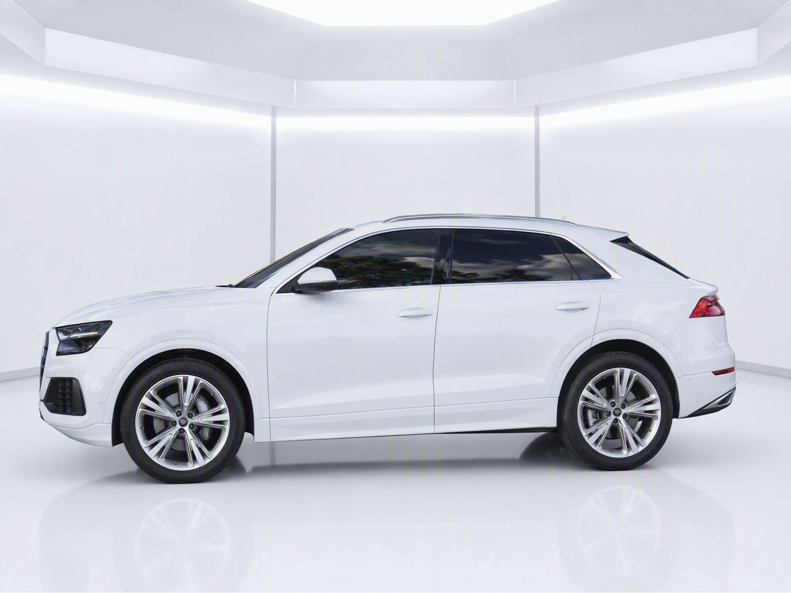Certified 2022 Audi Q8 Premium AWD/4WD image 2