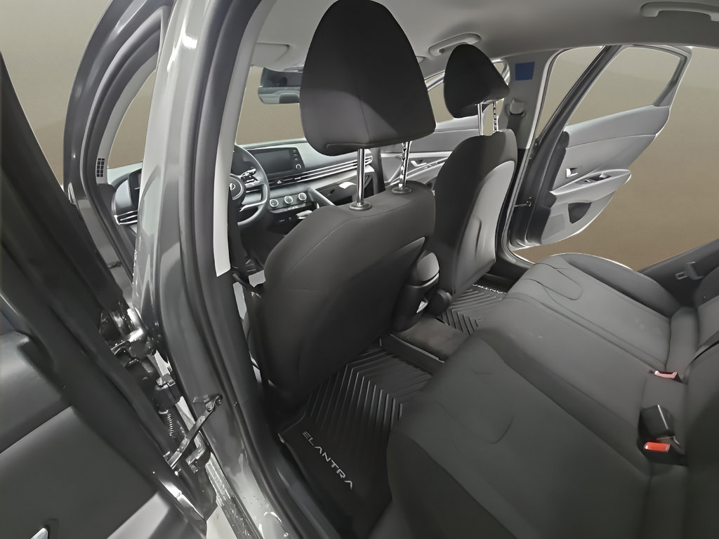 New 2026 Hyundai Elantra SE FWD image 33