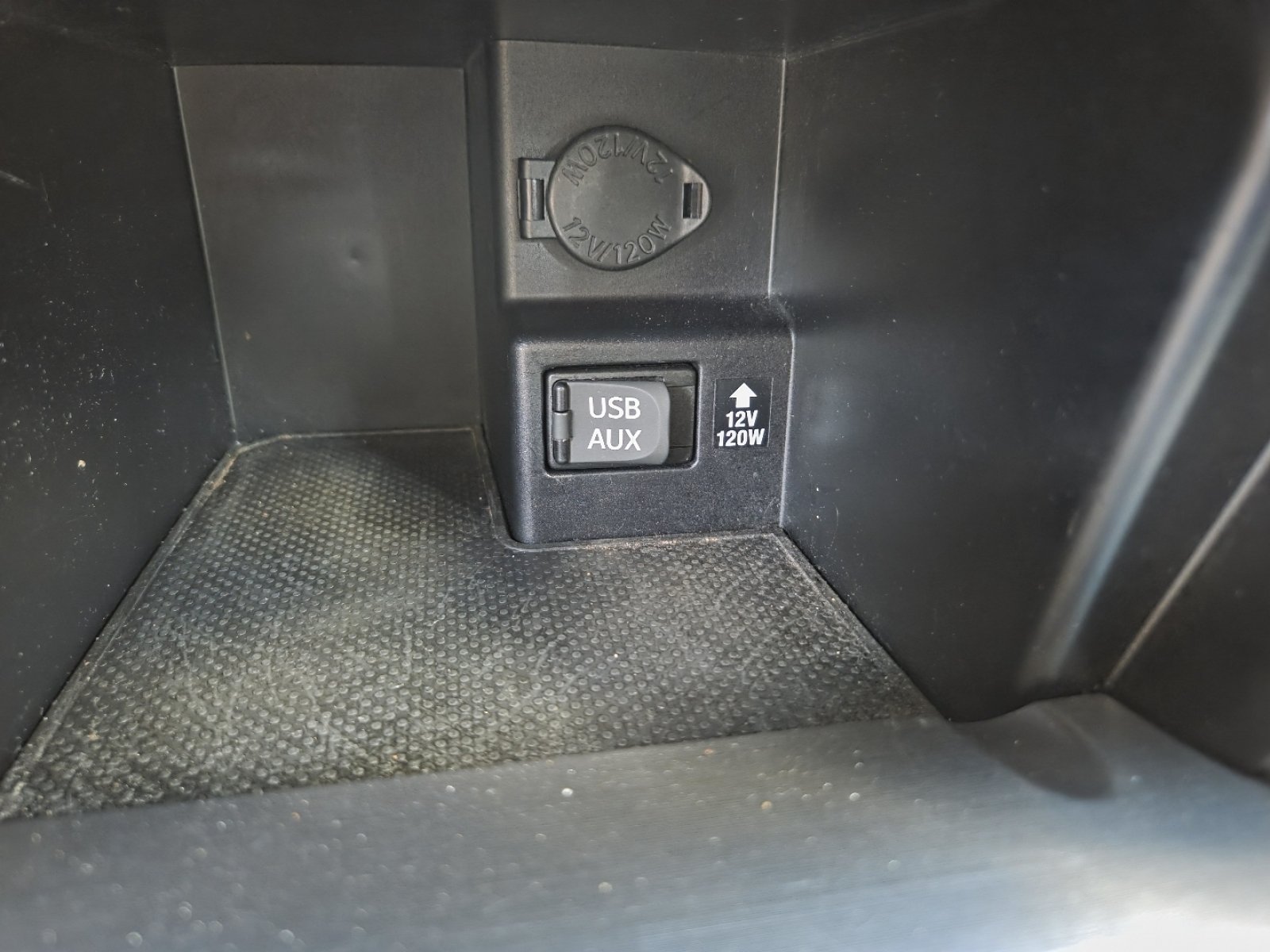 Used 2013 Toyota Camry SE FWD image 4