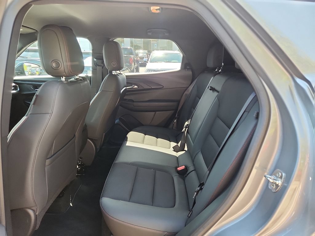 Used 2023 Chevrolet TrailBlazer RS FWD image 10