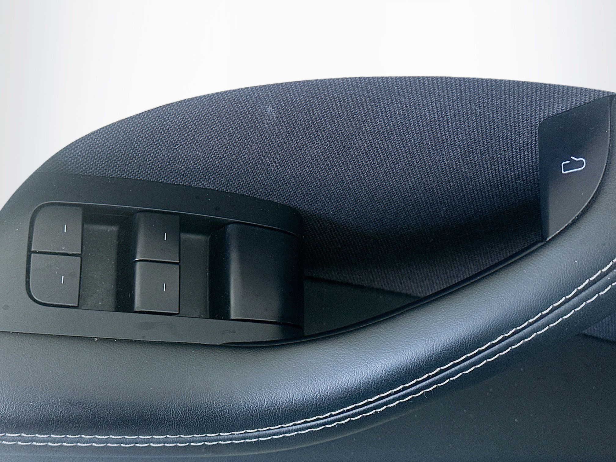 Used 2022 Tesla Model X image 15