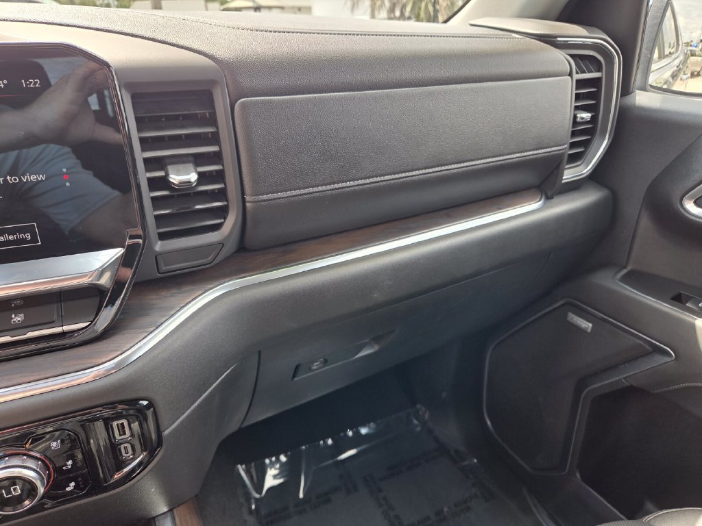 Used 2024 GMC Sierra 1500 SLT w/ SLT Premium Plus Package AWD/4WD image 31