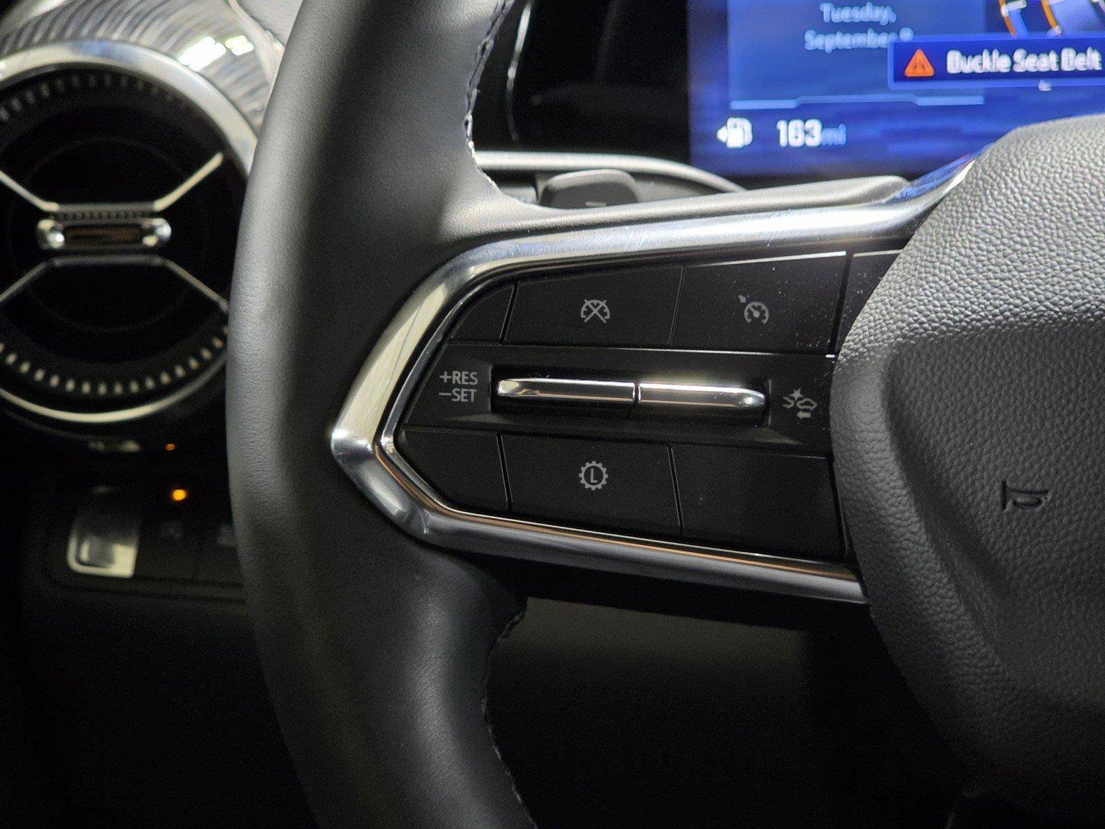 Used 2026 Chevrolet Equinox LT w/ Safety and Technology Package FWD image 31