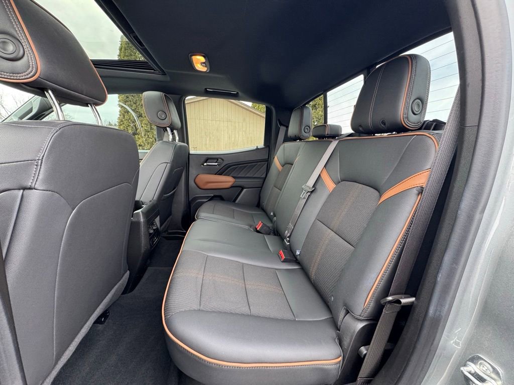 Used 2024 GMC Canyon AT4 w/ Technology Package image 33